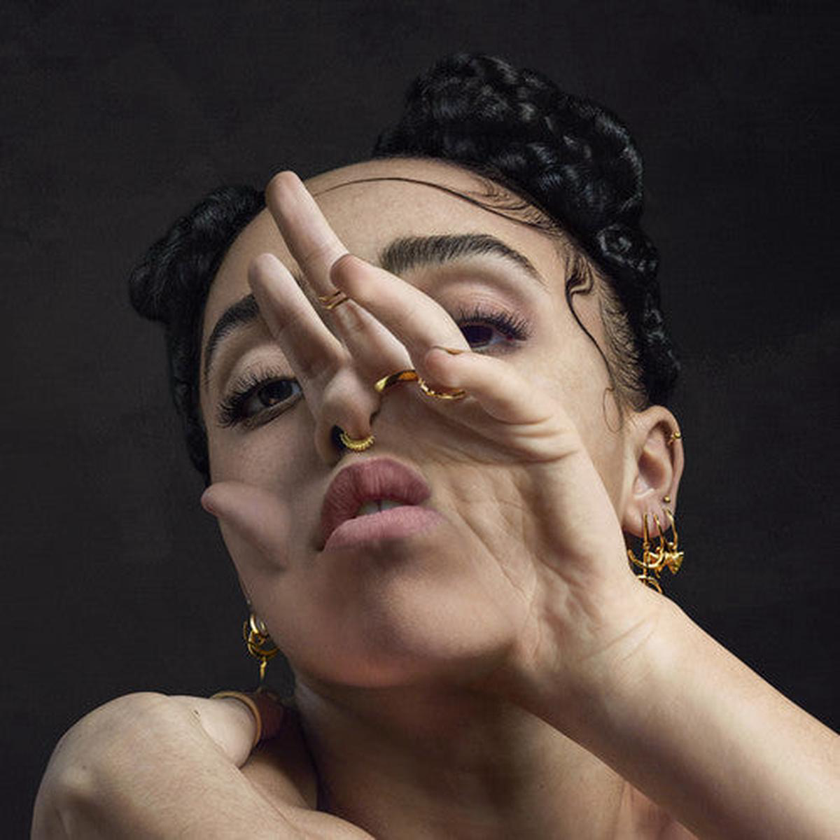 FKA Twigs 8211 M3LL15X 12
